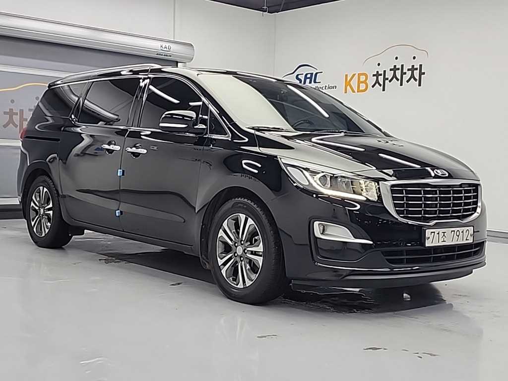 KIA Carnival - Vista 4