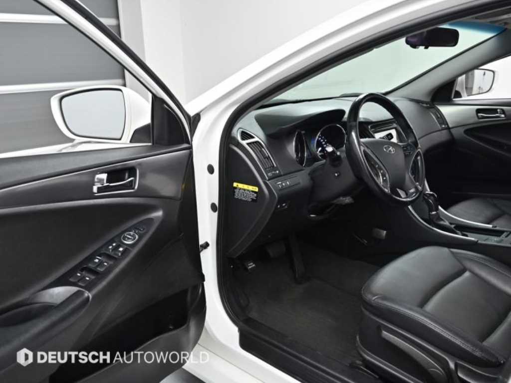 HYUNDAI Sonata - Vista 11