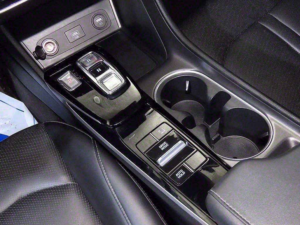 HYUNDAI Sonata - Vista 12