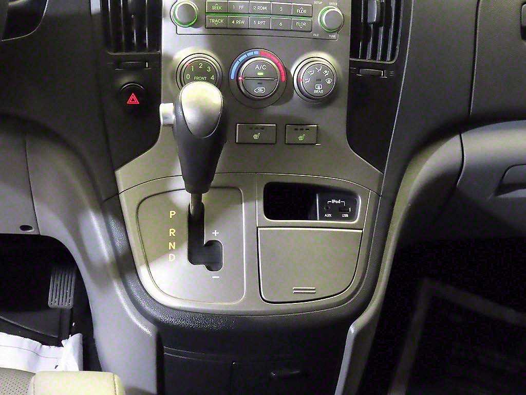 HYUNDAI Starex - Vista 12