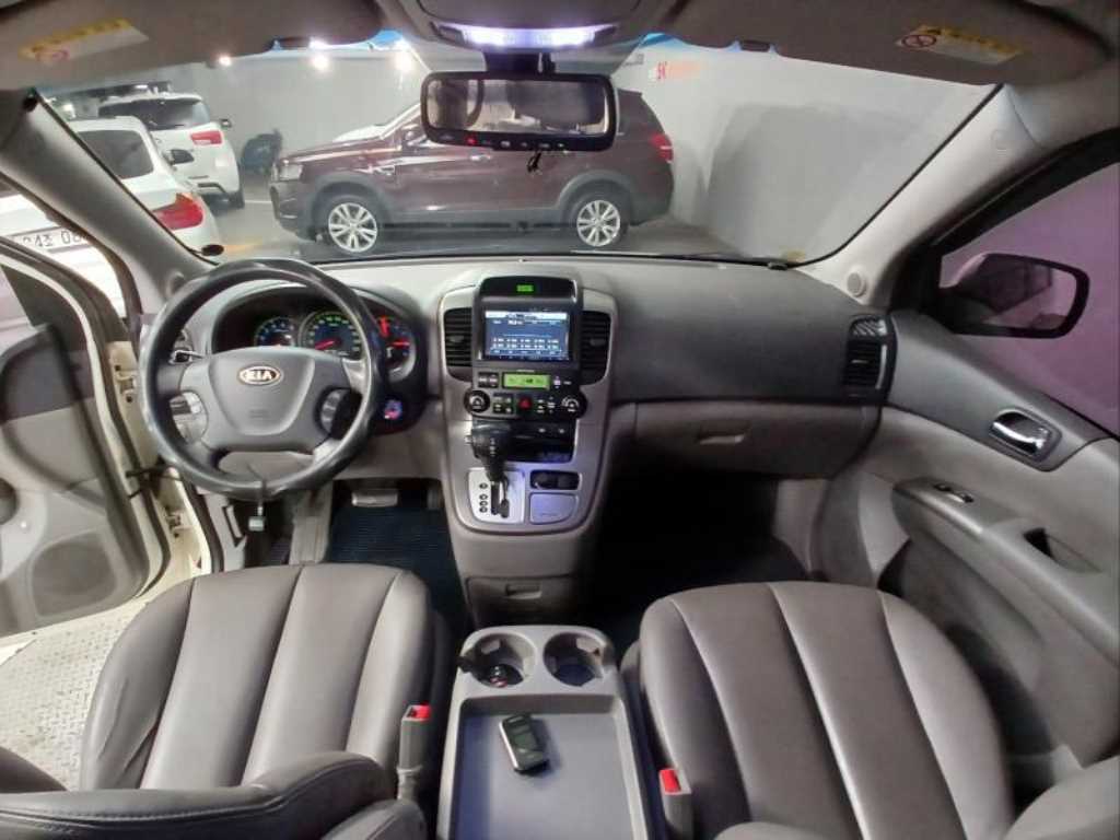 KIA Carnival - Vista 6