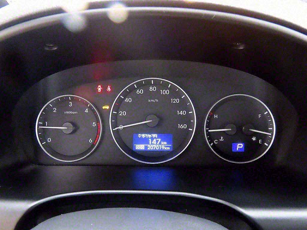 HYUNDAI Starex - Vista 10