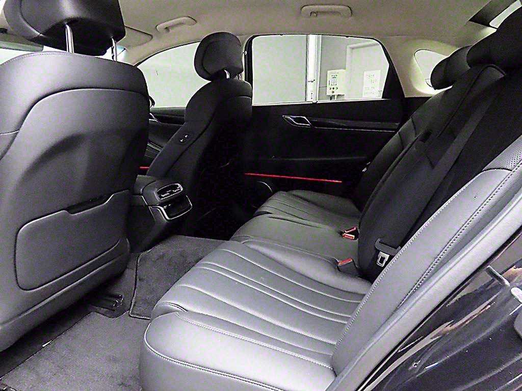 Genesis G80 - Vista 6