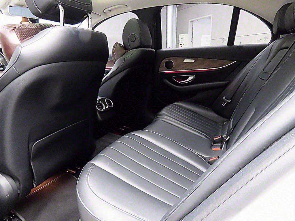 Mercedes Benz E class - Vista 6