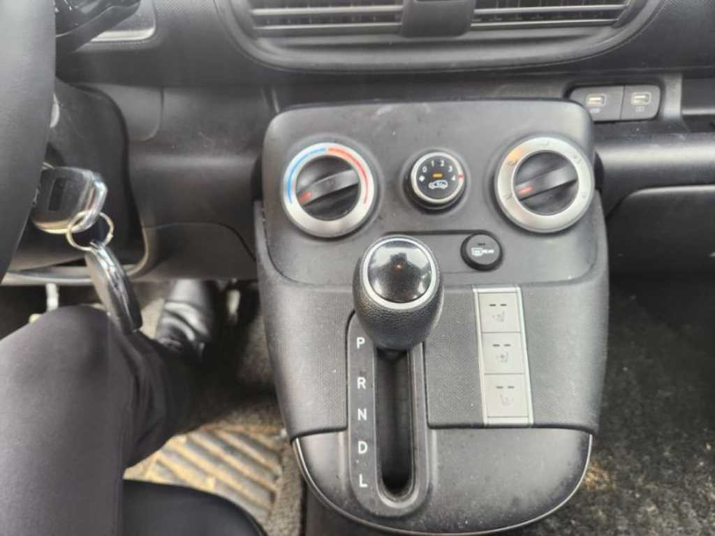 HYUNDAI Casper - Vista 6