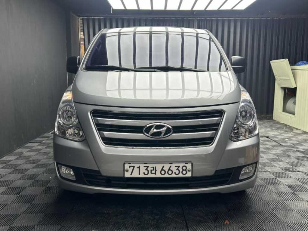 HYUNDAI Starex 2016 Plateado - Importación desde Corea - HF Imports Iquique - Foto 1