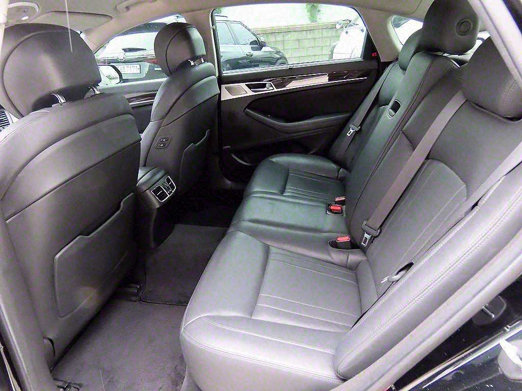 Genesis G80 - Vista 6