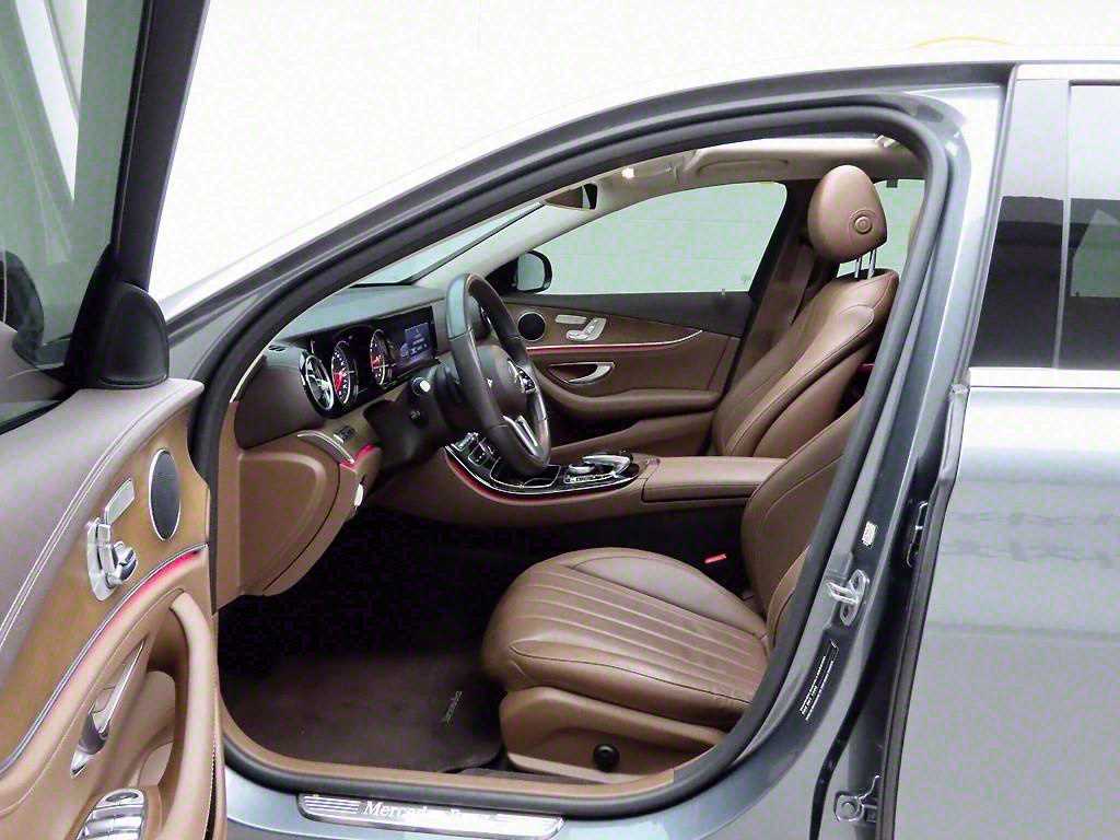 Mercedes Benz E class - Vista 5