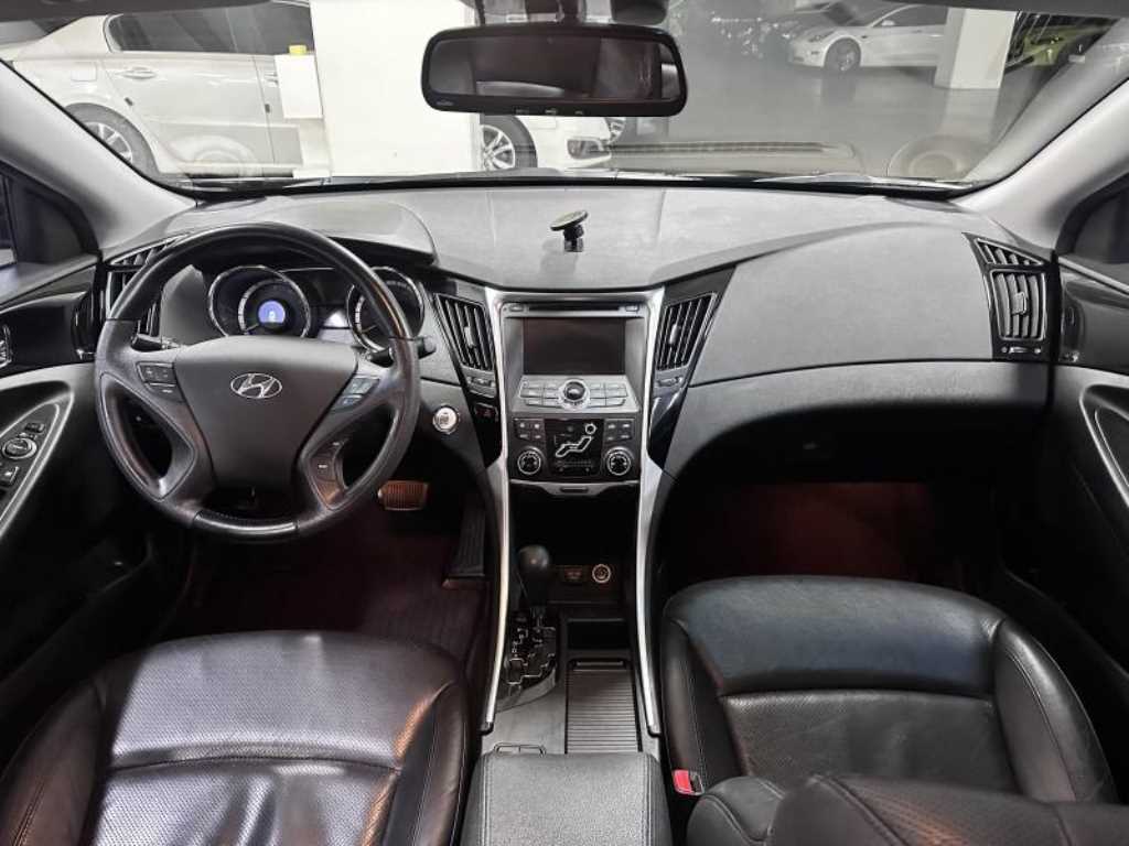 HYUNDAI Sonata - Vista 6