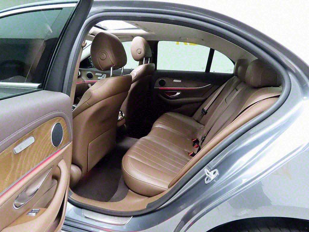 Mercedes Benz E class - Vista 6