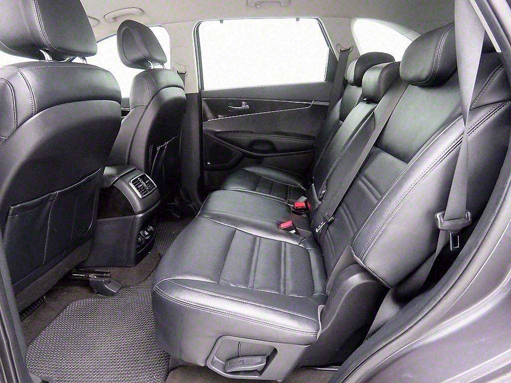 KIA Sorento - Vista 8