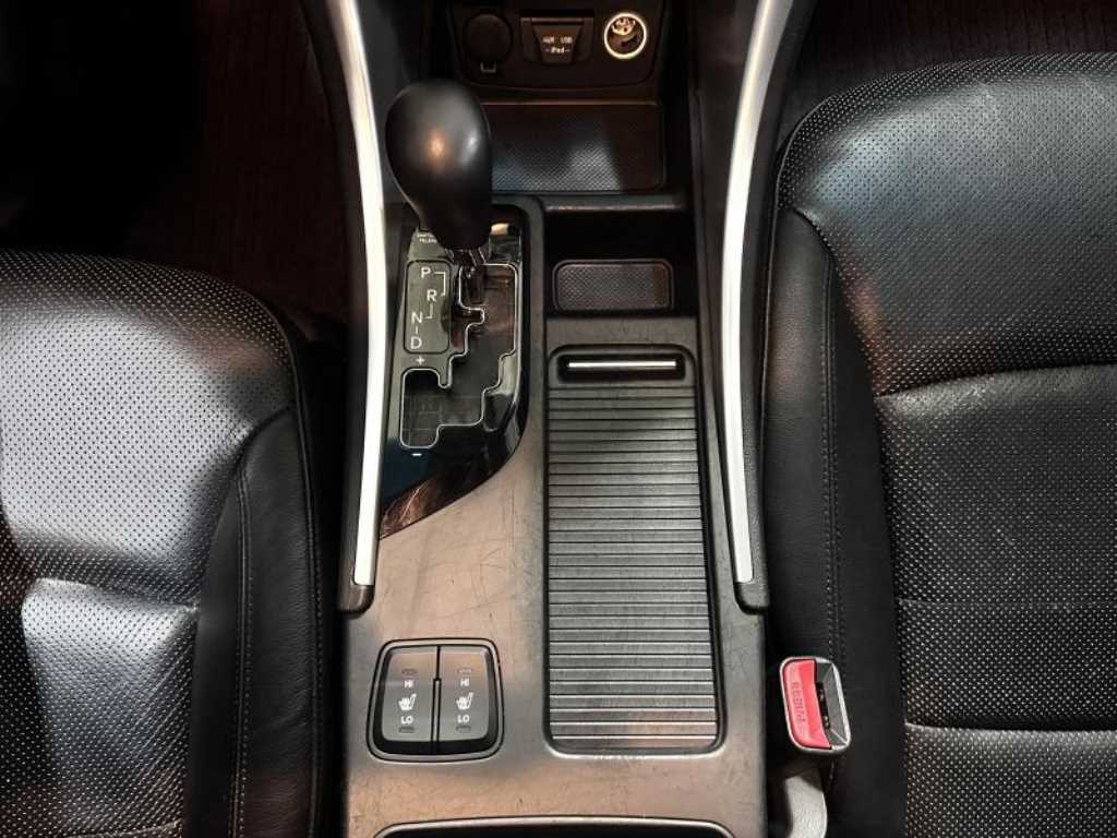 HYUNDAI Sonata - Vista 7