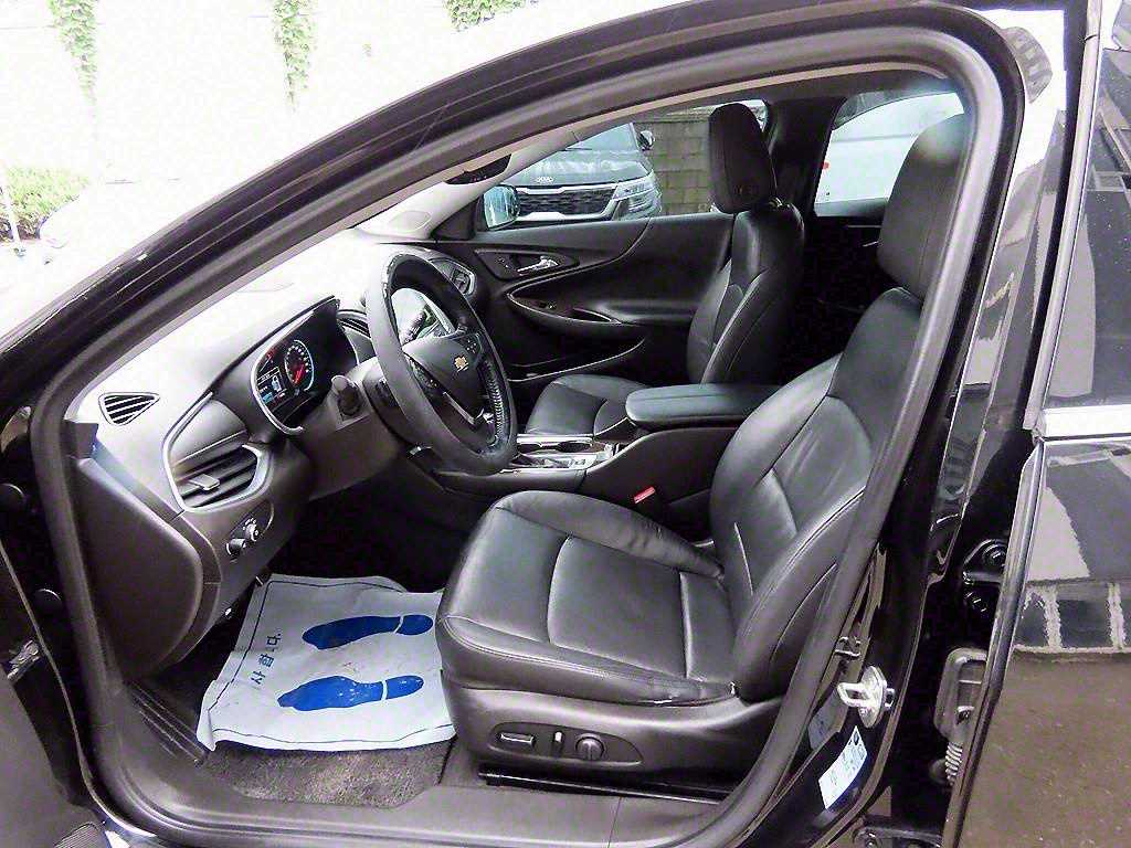 Chevrolet Malibu - Vista 5