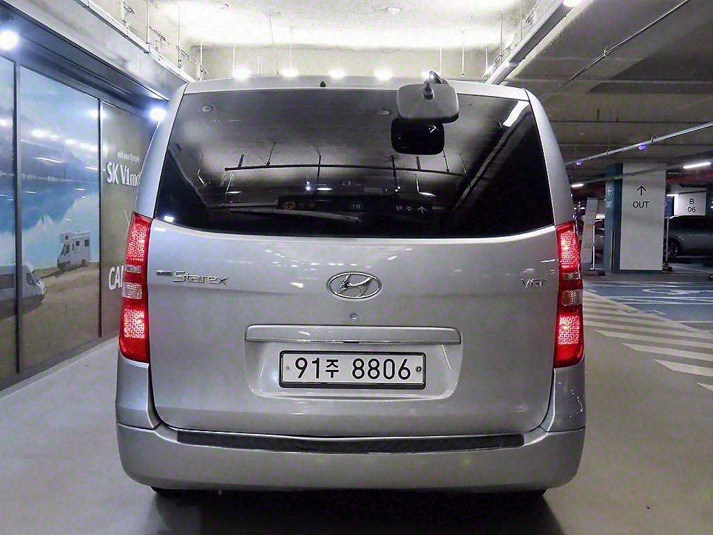 HYUNDAI Starex - Vista 5