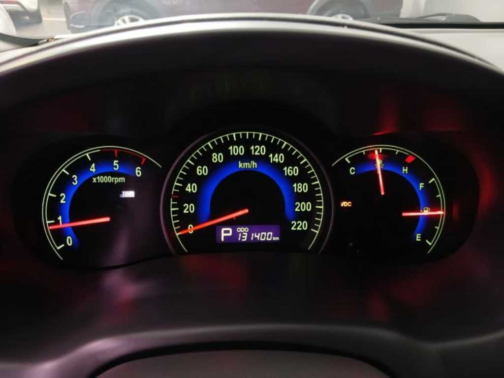 KIA Carnival - Vista 11