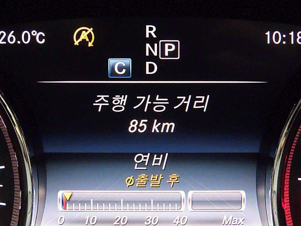 Mercedes Benz E class - Vista 8