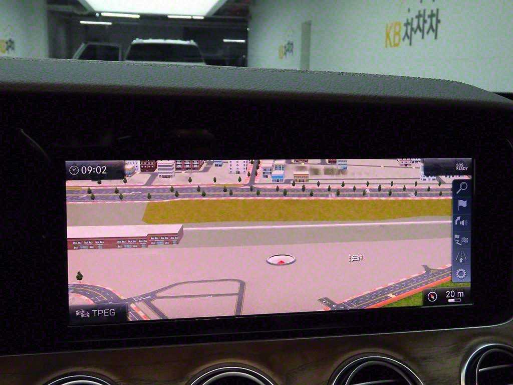 Mercedes Benz E class - Vista 10