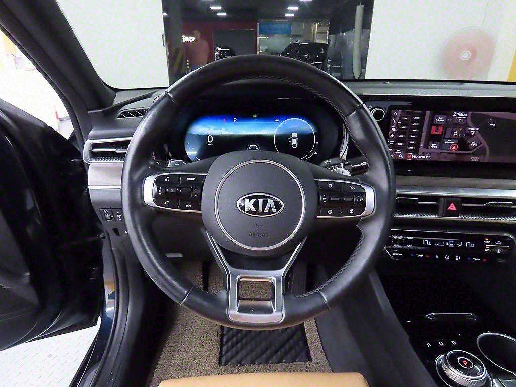 KIA K5 - Vista 9