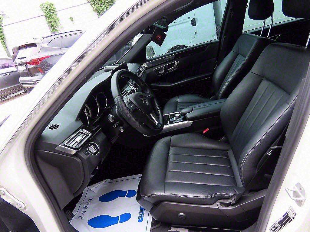 Mercedes Benz E class - Vista 5