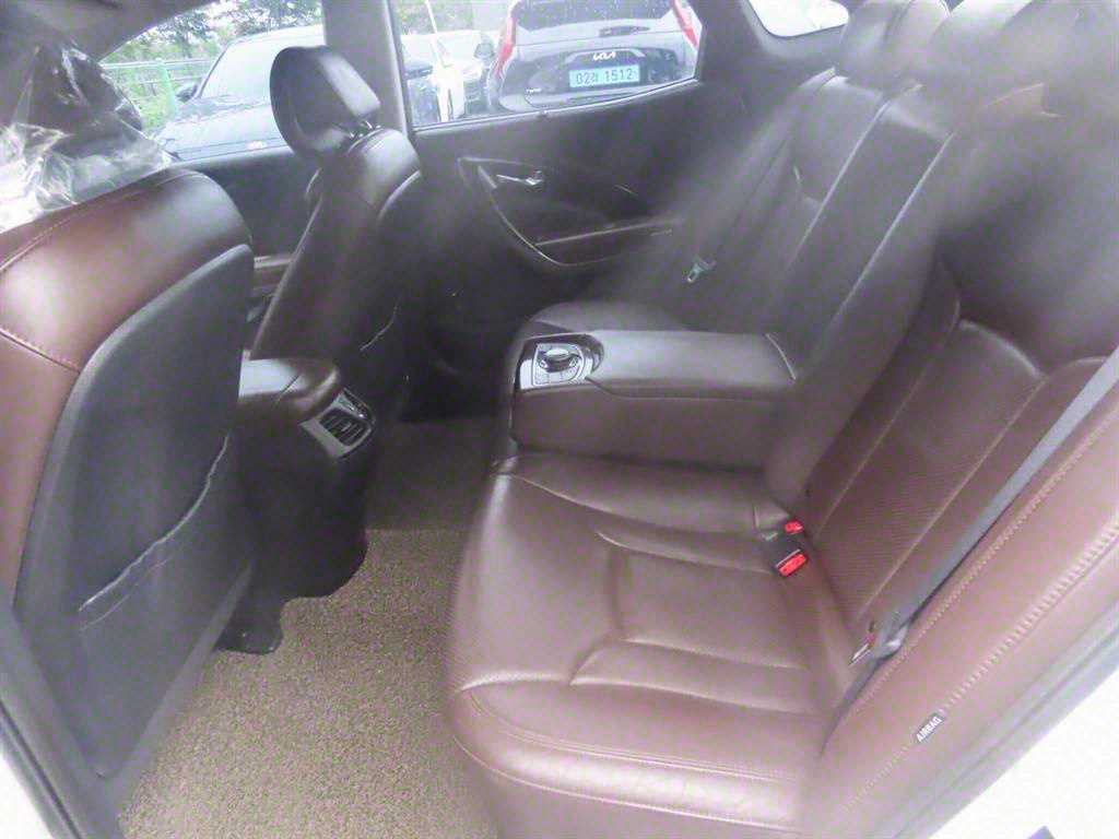 HYUNDAI Grandeur - Vista 12