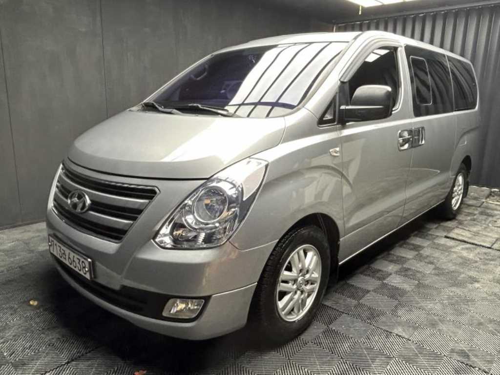 HYUNDAI Starex - Vista 4