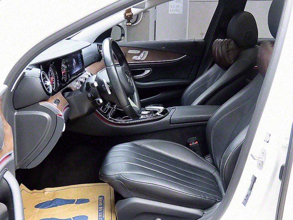 Mercedes Benz E class - Vista 5