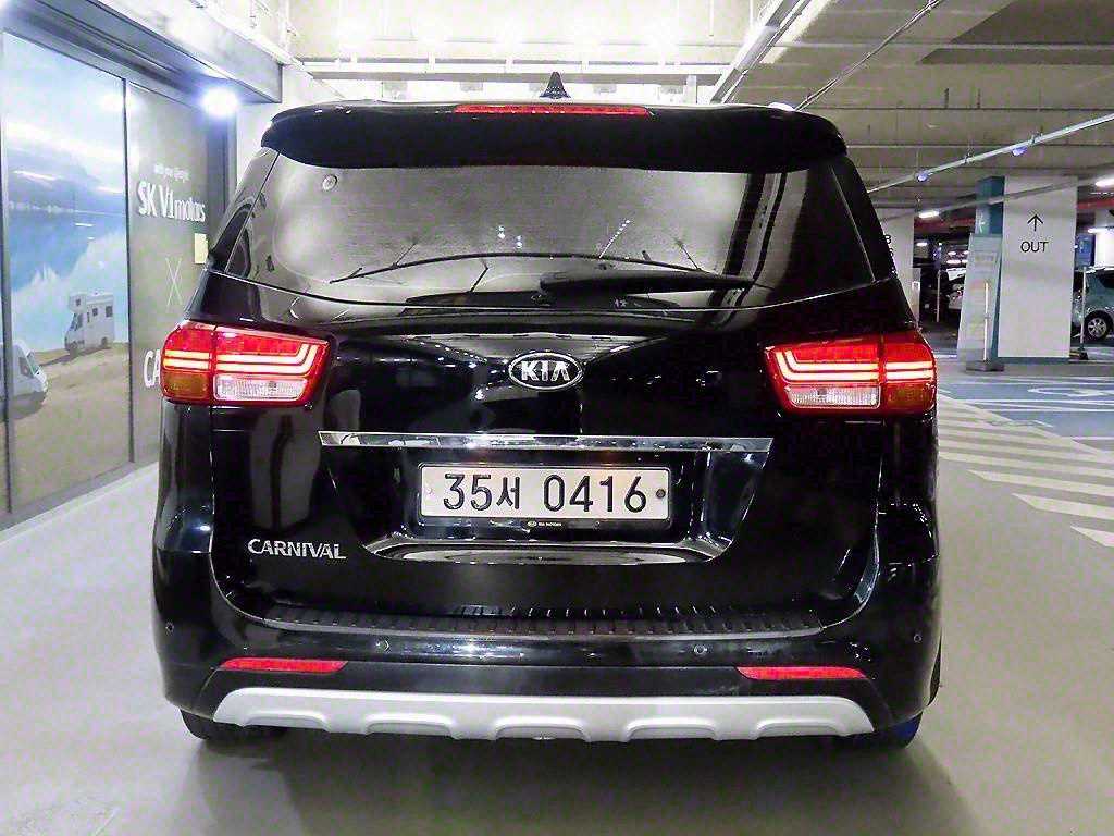 KIA Carnival - Vista 5