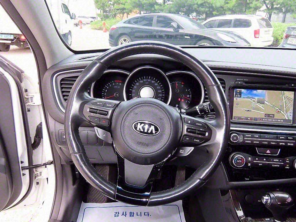 KIA K5 - Vista 8