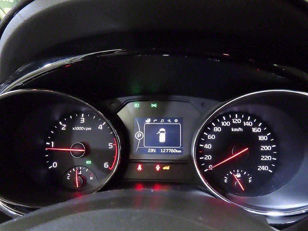 KIA Carnival - Vista 9