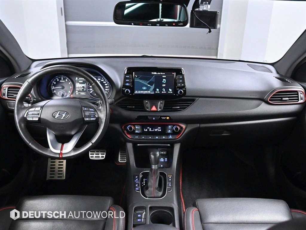 HYUNDAI i30 - Vista 7