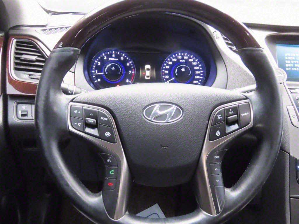 HYUNDAI Grandeur - Vista 5