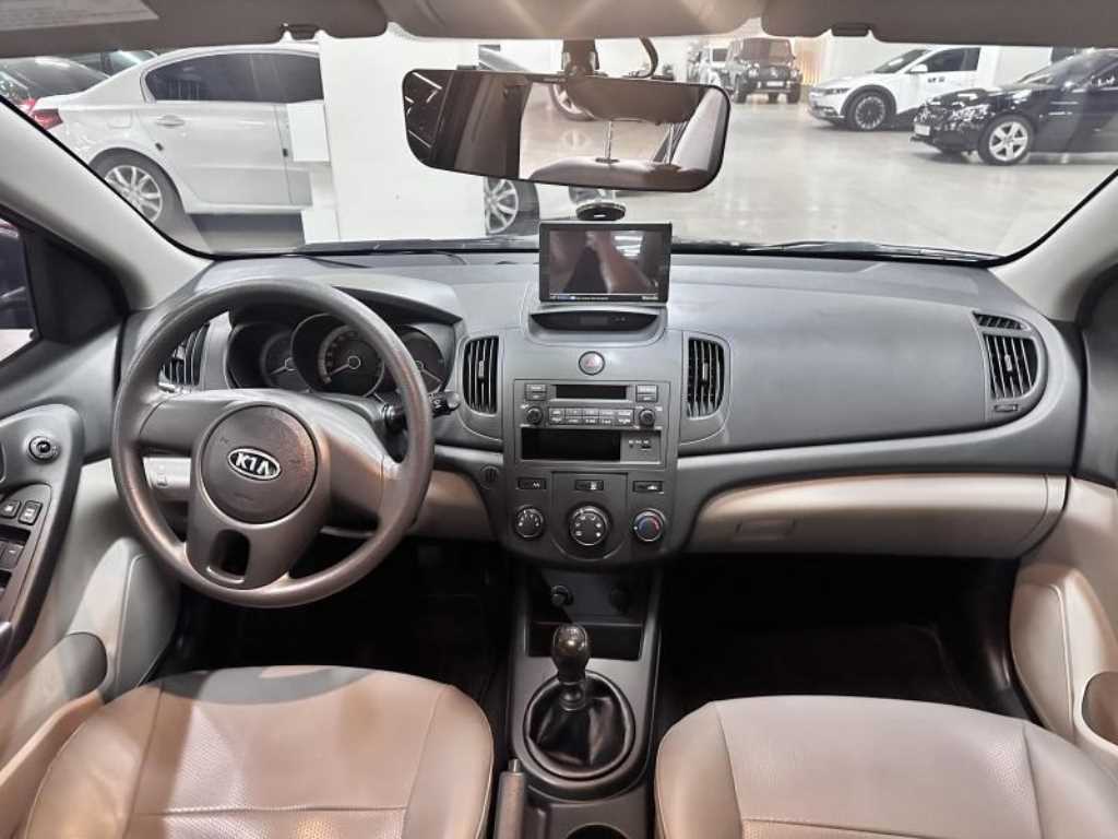 KIA Forte - Vista 4