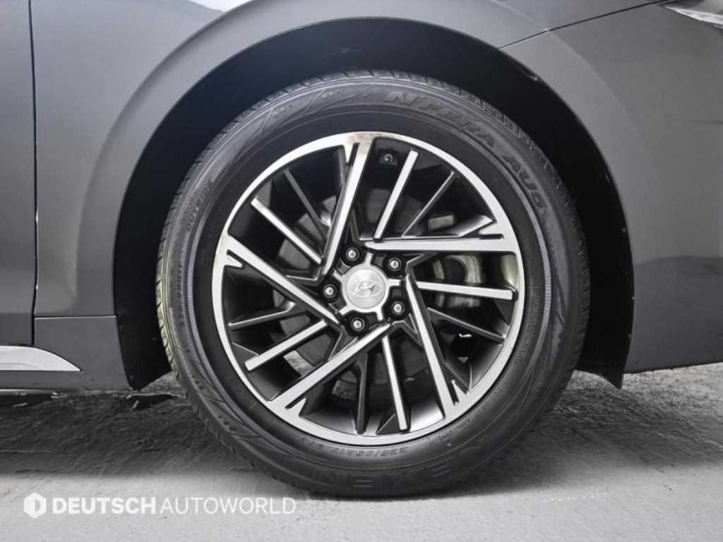 HYUNDAI Grandeur - Vista 5