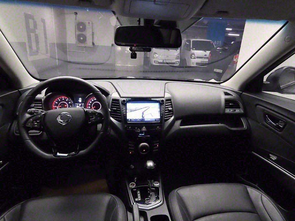 Ssangyong Tivoli - Vista 6