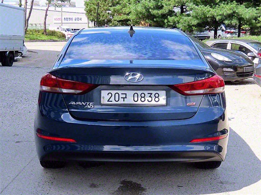 HYUNDAI Avante - Vista 4