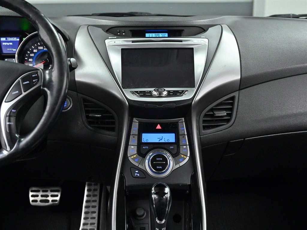 HYUNDAI Avante 2013 Plateado - Importación desde Corea - HF Imports Iquique - Foto 13