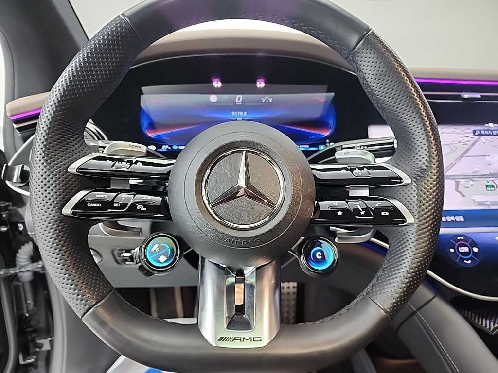 Mercedes Benz EQE - Vista 9