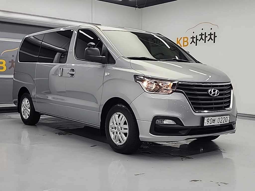 HYUNDAI Starex - Vista 4