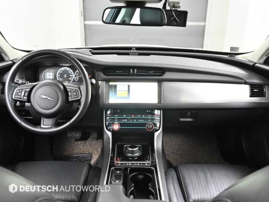 Jaguar XF - Vista 7