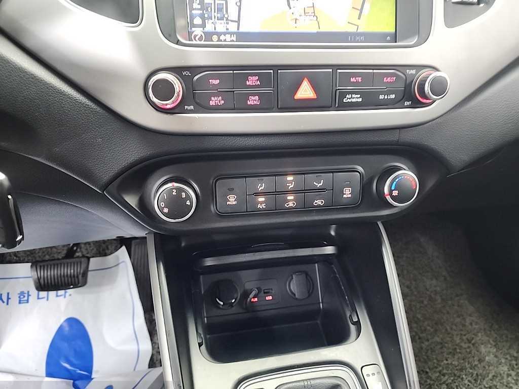 KIA Carens - Vista 10