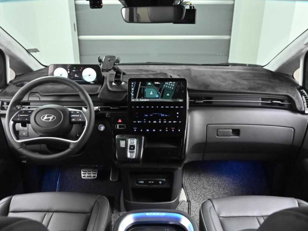 HYUNDAI Staria - Vista 7