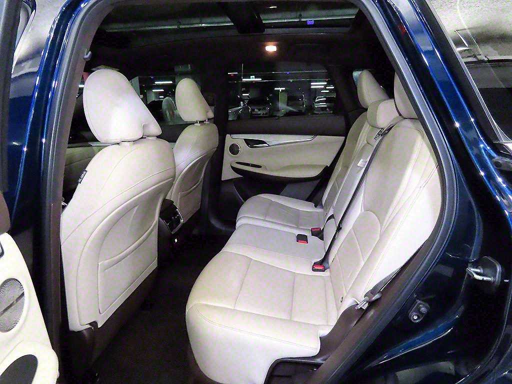 Infiniti QX - Vista 7