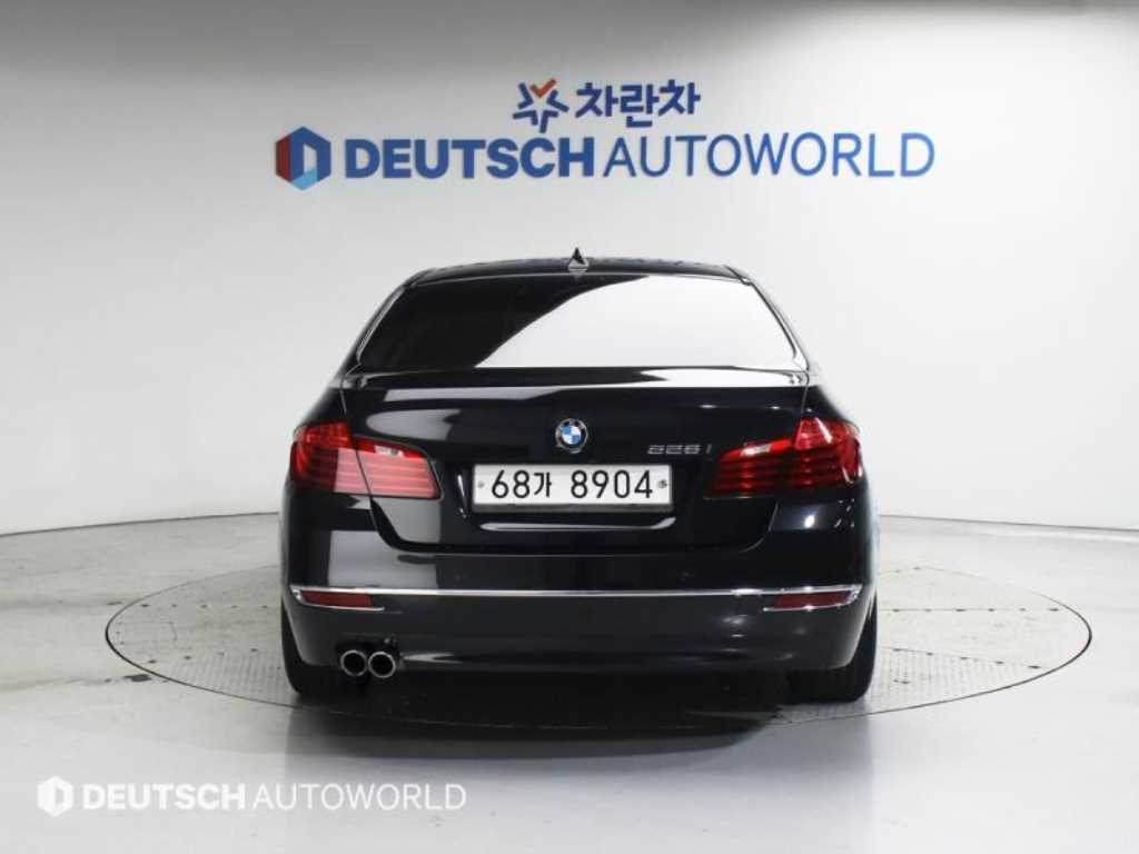 BMW 5 Series - Vista 4