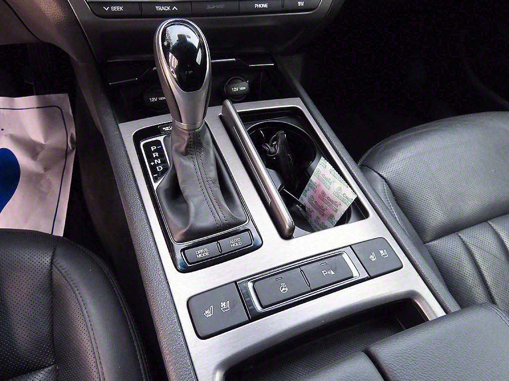 HYUNDAI Genesis - Vista 9