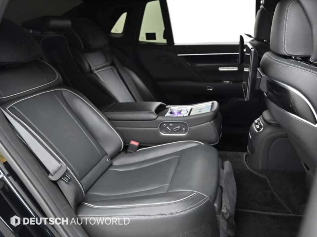 Genesis G90 - Vista 12