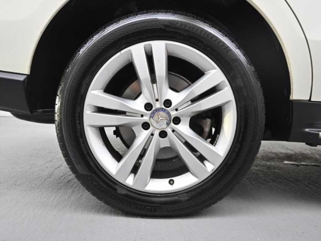 Mercedes Benz M Class - Vista 5