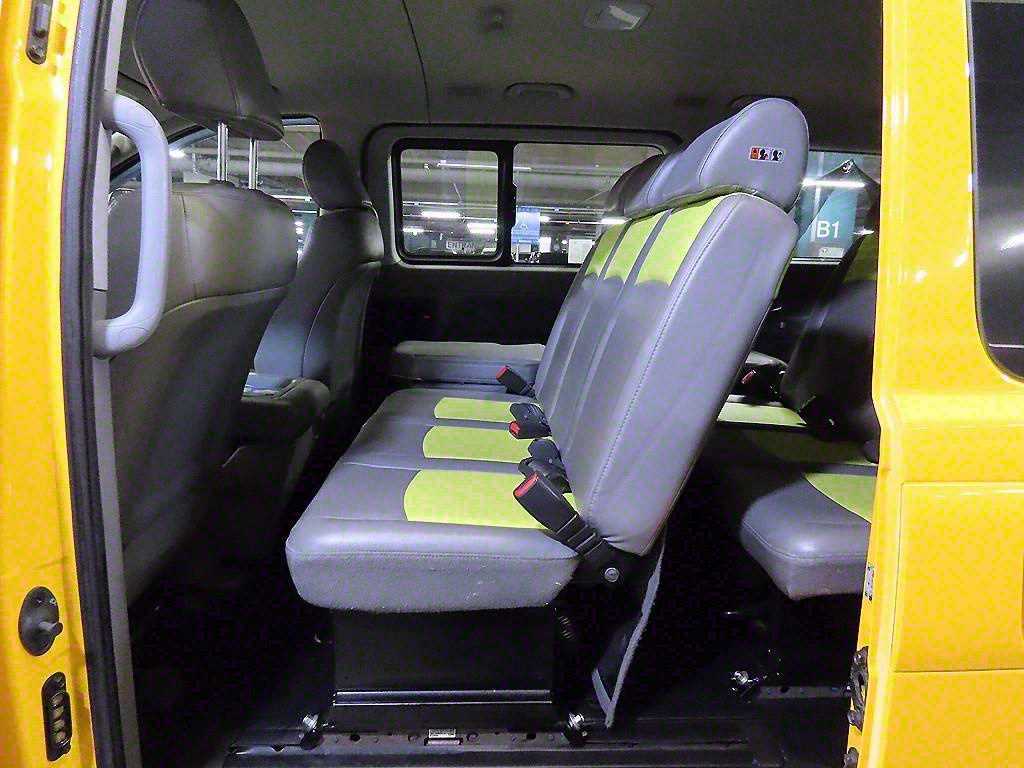 HYUNDAI Starex - Vista 7