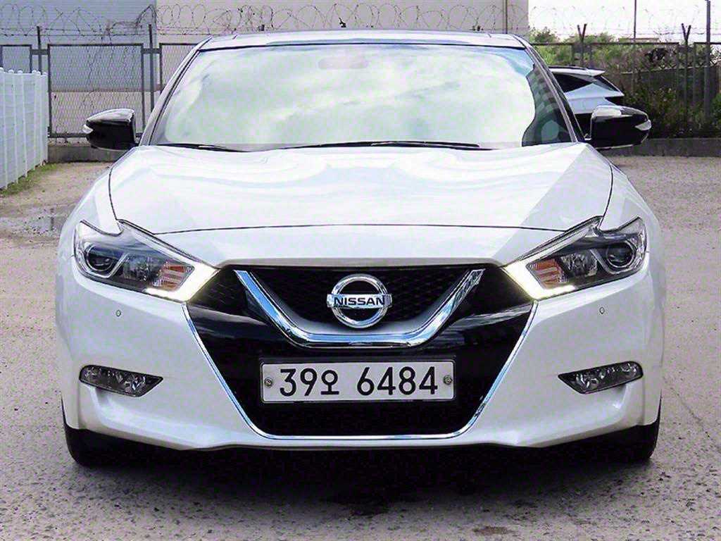 Nissan Maxima