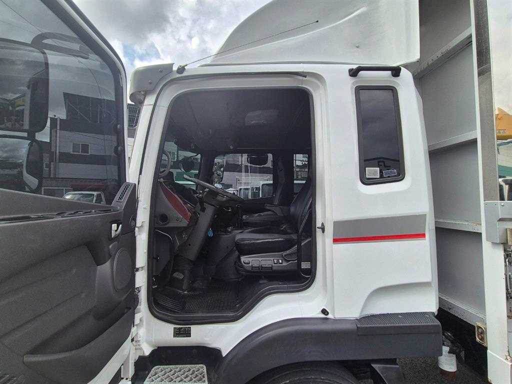 medium and large cargo truck 2015 Blanco - Importación desde Corea - HF Imports Iquique - Foto 17