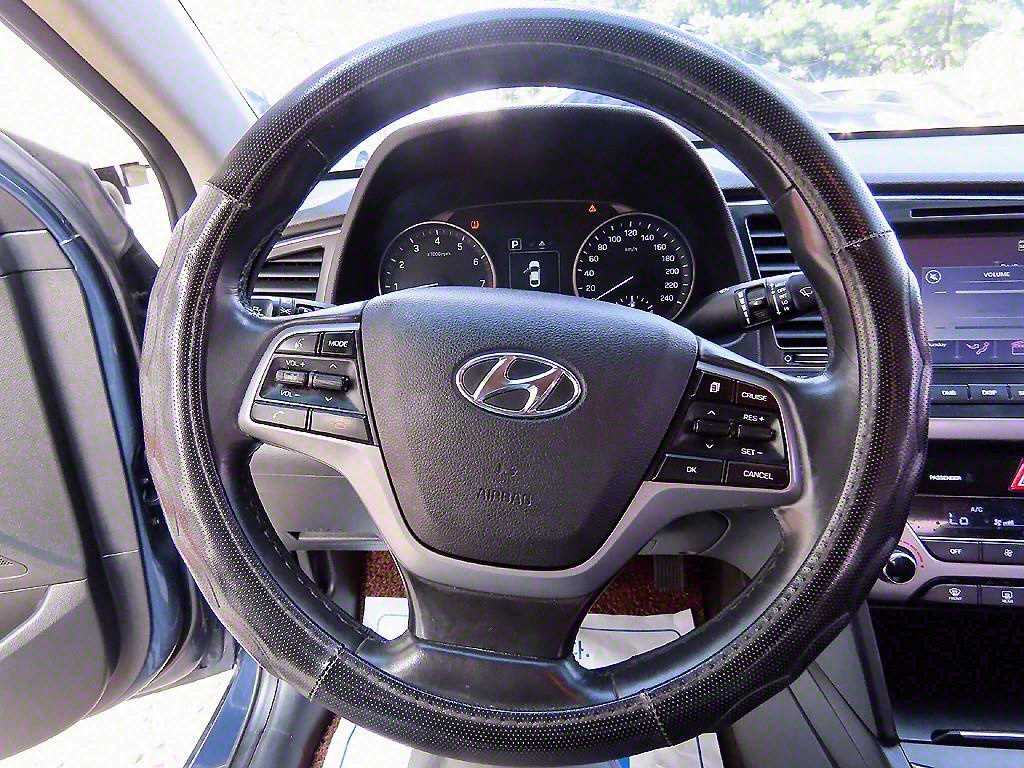 HYUNDAI Avante - Vista 8